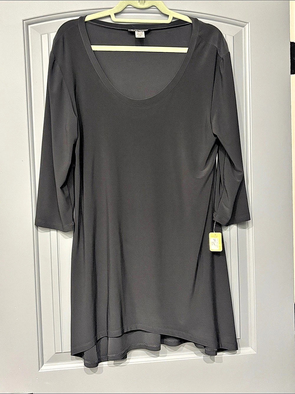 NWT Soft Works Dark Long Sleeve Top. Size L